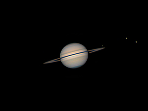 Saturne sous les fumées ibériques.